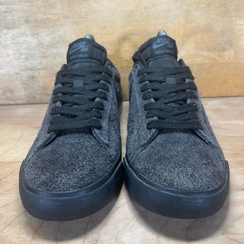 Nike SB Blazer Grant Taylor Womens Sz 7.5 Shoes Black Anthracite 704939-002 - Picture 2 of 9